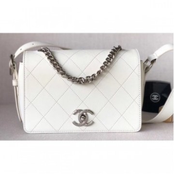 Chanel Quilted Flap Bag with Adjustable Strap AS0574 White 2019 AQ01070