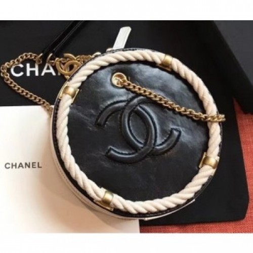 Chanel Two-Tone Crumpled Calfskin En Vogue Small Round Crossbody Bag AS0075 Black/White 2019 AQ01801 Chanel Two-Tone Crumpled Calfskin En Vogue Small Round Crossbody Bag AS0075 Black/White 2019 AQ01801