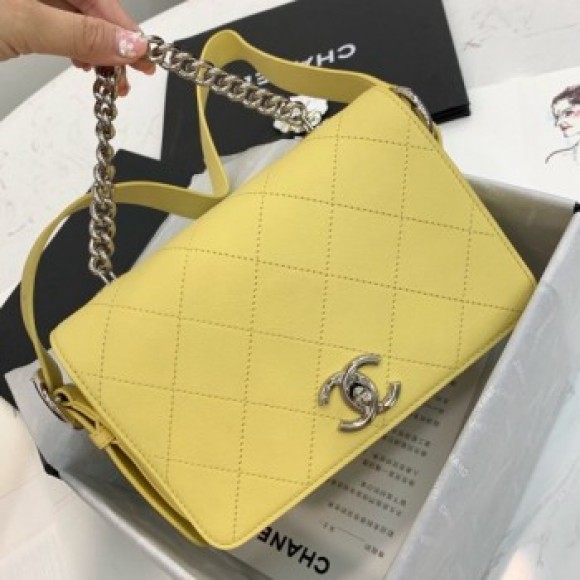 Chanel Quilted Flap Bag AS0574 Yellow 2019 Collection AQ00560 Chanel Quilted Flap Bag AS0574 Yellow 2019 Collection AQ00560