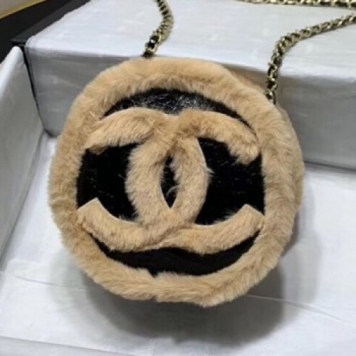 Chanel Shiny Vintage Crumpled Sheepskin Round Clutch with Chain Black/Beige 2019 Collection AQ03954 Chanel Shiny Vintage Crumpled Sheepskin Round Clutch with Chain Black/Beige 2019 Collection AQ03954