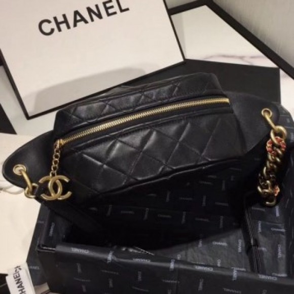 Chanel Quilted Lambskin Waist Bag/Belt Bag AS0940 Black 2019 Collection AQ03832 Chanel Quilted Lambskin Waist Bag/Belt Bag AS0940 Black 2019 Collection AQ03832