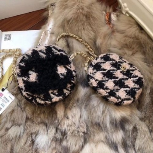 Chanel Houndstooth Tweed 19 Clutch with Chain & Coin Purse AP0986 Beige/Black 2019 Collection AQ02987 Chanel Houndstooth Tweed 19 Clutch with Chain & Coin Purse AP0986 Beige/Black 2019 Collection AQ02987