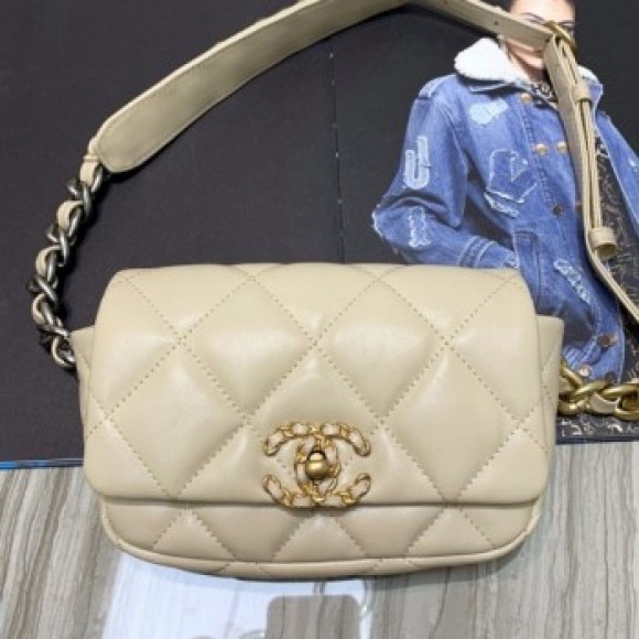Chanel Quilted Leather 19 Belt Bag/Waist Bag Nude 2019 Collection AQ02972 Chanel Quilted Leather 19 Belt Bag/Waist Bag Nude 2019 Collection AQ02972
