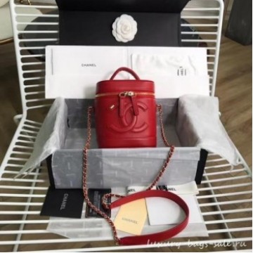Chanel vanity case Lambskin & Gold-Tone Metal AS0323 red AQ02333 Chanel vanity case Lambskin & Gold-Tone Metal AS0323 red AQ02333