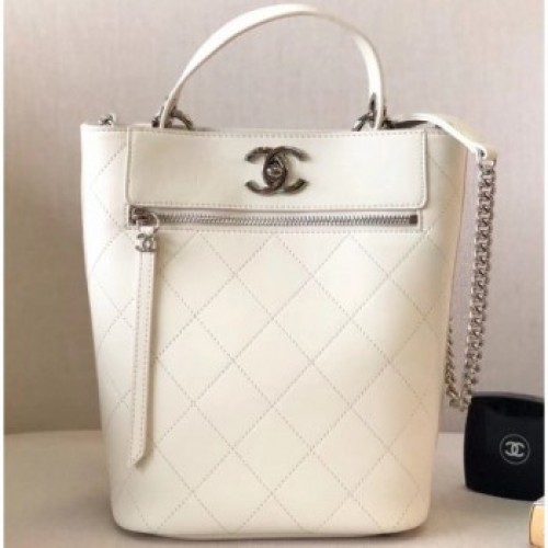 Chanel Calfskin Front Zip Large Bucket Bag AS0578 White 2019 AQ00891 Chanel Calfskin Front Zip Large Bucket Bag AS0578 White 2019 AQ00891