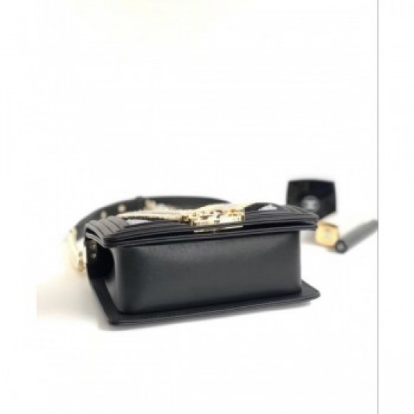 Chanel Chevron Embroidered Calfskin/Lurex Boy Small Flap Bag A67085 Black/Yellow/Blue 2019 AQ01583 Chanel Chevron Embroidered Calfskin/Lurex Boy Small Flap Bag A67085 Black/Yellow/Blue 2019 AQ01583