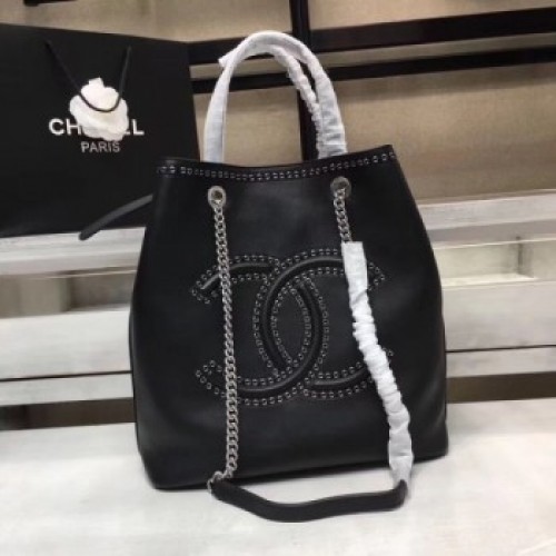 Chanel Calfskin &amp; silver-Tone Metal 80761 black AQ02554