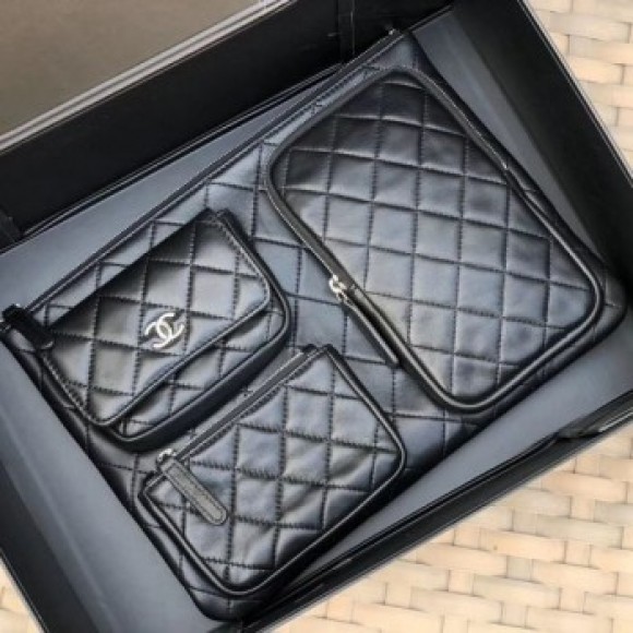 Chanel Quilted Lambskin Pouch/Clutch AP1054 Black 2020 Collection AQ01574 Chanel Quilted Lambskin Pouch/Clutch AP1054 Black 2020 Collection AQ01574
