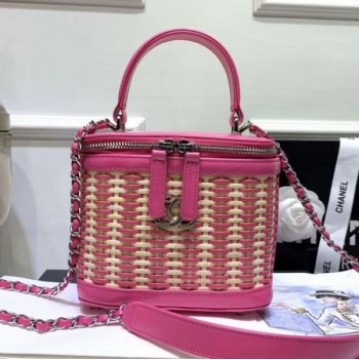Chanel Rattan Woven Small Vanity Case AS1352 Pink/Beige 2020 Collection AQ02537 Chanel Rattan Woven Small Vanity Case AS1352 Pink/Beige 2020 Collection AQ02537