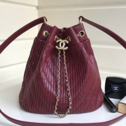 Chanel Chevron Pleated Bucket Bag Burberrygundy 2019 Collection AQ00530