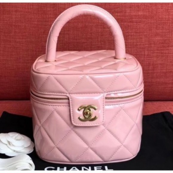 Chanel Vintage Vanity Case Bag Patent Pink 2019 AQ03942 Chanel Vintage Vanity Case Bag Patent Pink 2019 AQ03942