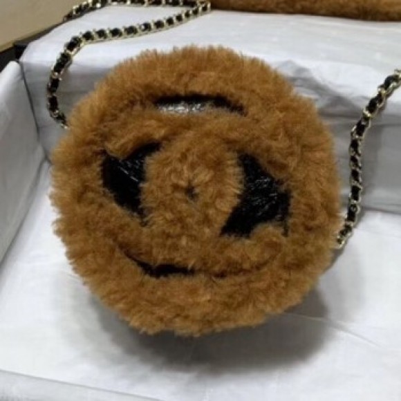 Chanel Shiny Vintage Crumpled Sheepskin Round Clutch with Chain Black/Brown 2019 Collection AQ01093 Chanel Shiny Vintage Crumpled Sheepskin Round Clutch with Chain Black/Brown 2019 Collection AQ01093