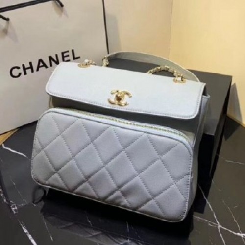Chanel Grained Leather Pocket Flap Shoulder Bag Light Gray 2019 Collection AQ03709