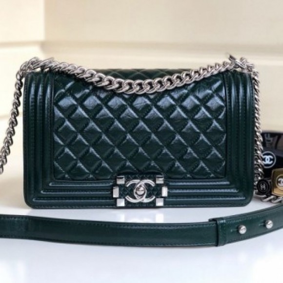 Chanel Vintage Quilted Leather Medium 25cm Boy Flap Bag Green 2019 Collection AQ01516 Chanel Vintage Quilted Leather Medium 25cm Boy Flap Bag Green 2019 Collection AQ01516