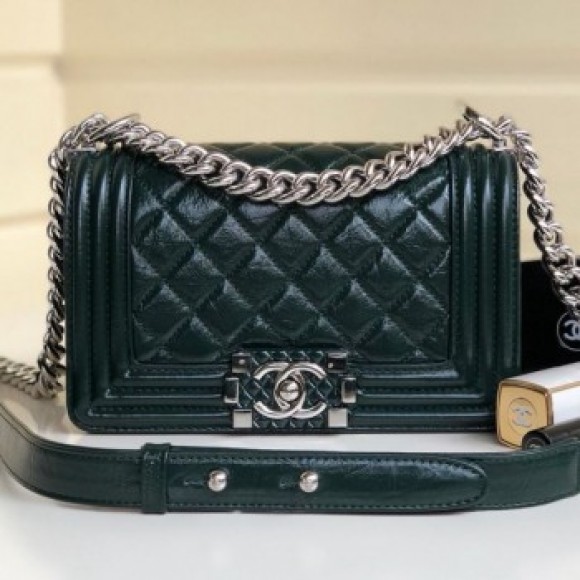 Chanel Vintage Quilted Leather Small Boy Flap Bag Green 2019 Collection AQ04099 Chanel Vintage Quilted Leather Small Boy Flap Bag Green 2019 Collection AQ04099