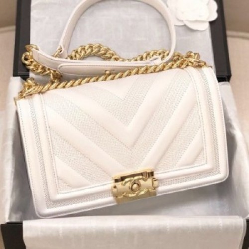 Chanel Calfskin Patchwork Chevron Medium Boy Flap Bag A67086 White 2019 Collection AQ01951 Chanel Calfskin Patchwork Chevron Medium Boy Flap Bag A67086 White 2019 Collection AQ01951