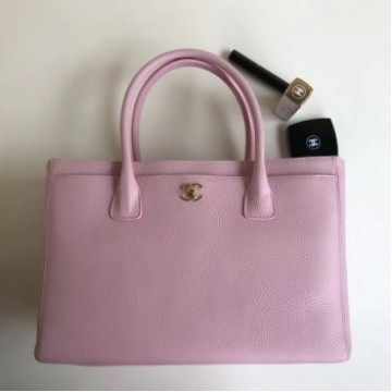 chanel cerf tote bag in caviar leather pink with gold hardware AQ02384