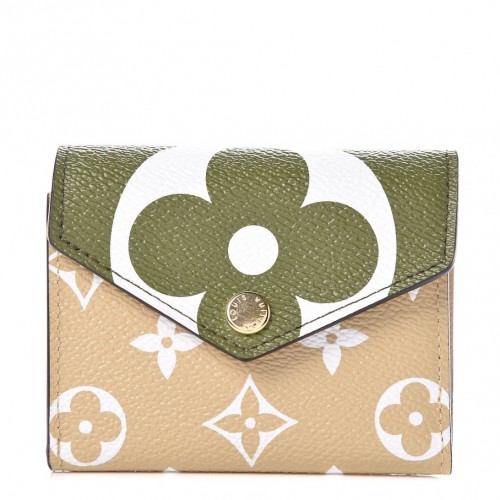 Louis Vuitton Monogram Giant Zoe Wallet Khaki M67640 Louis Vuitton Monogram Giant Zoe Wallet Khaki M67640