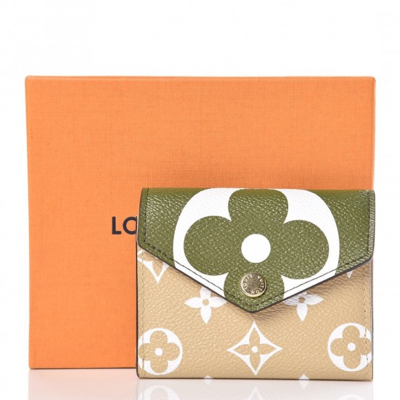 l**is V*t*n monogram giant zoe wallet khaki m67640