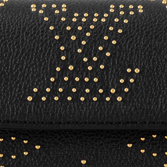 l**is V*t*n m82653 wallet on chain lily black