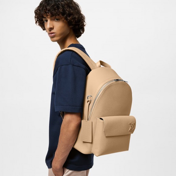 l**is V*t*n m23708 takeoff backpack