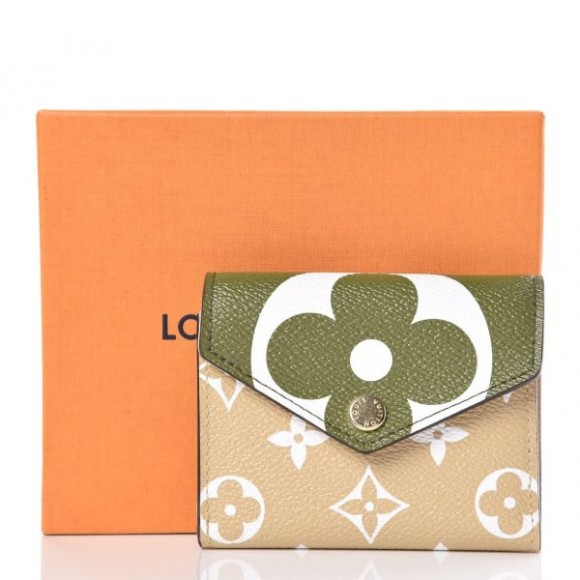 l**is V*t*n monogram giant zoe wallet khaki