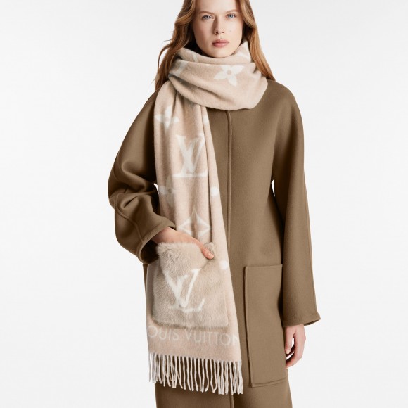 l**is V*t*n m74354 cold reykjavik beige scarf