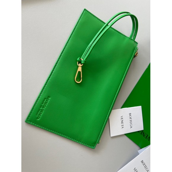 Bo*te*ga ve*ne*ta arco medium tote in green intrecciato lambskin