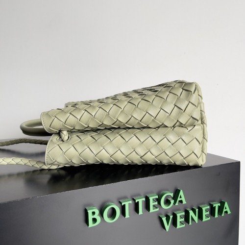 Bottega Veneta Medium Andiamo Bag In Travertine Intrecciato Lambskin