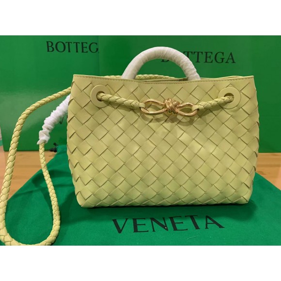 Bo*te*ga ve*ne*ta small andiamo bag in ice cream intrecciato lambskin