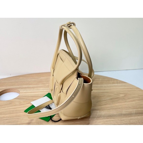 Bo*te*ga ve*ne*ta arco mini bag in beige intrecciato calfskin