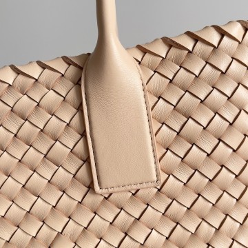 Bottega Veneta Cabat Medium Bag In Melon Intrecciato Lambskin Bottega Veneta Cabat Medium Bag In Melon Intrecciato Lambskin