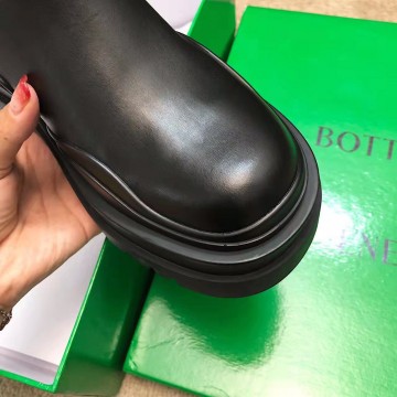 Bottega Veneta BV Tire Chelsea Boots In Black Calfskin Bottega Veneta BV Tire Chelsea Boots In Black Calfskin