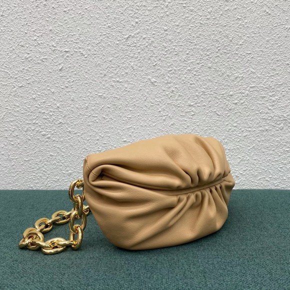 Bo*te*ga ve*ne*ta the pouch belt bag in almond lambskin