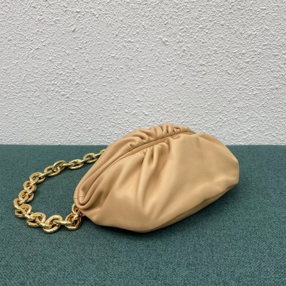 Bo*te*ga ve*ne*ta the pouch belt bag in almond lambskin