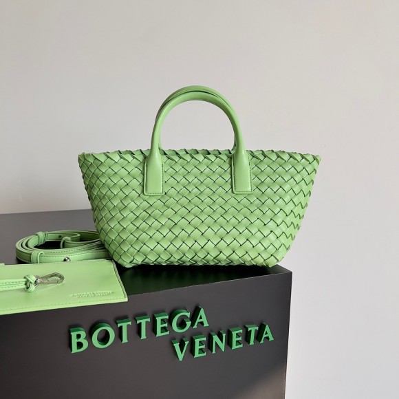 Bo*te*ga ve*ne*ta cabat mini bag in pistachio intrecciato lambskin