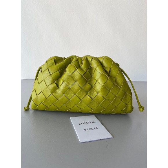 Bo*te*ga ve*ne*ta mini pouch with strap in kiwi intrecciato lambskin