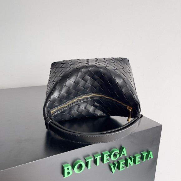 Bo*te*ga ve*ne*ta mini wallace bag in black intrecciato calfskin