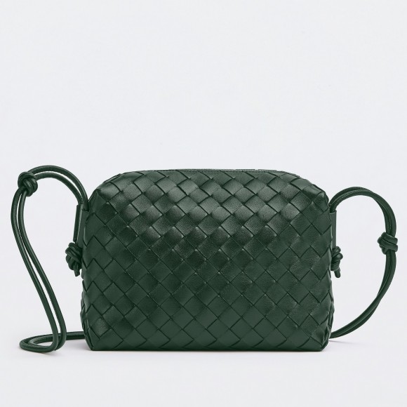 Bo*te*ga ve*ne*ta loop small bag in raintree intrecciato lambskin