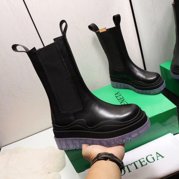 Bo*te*ga ve*ne*ta bv tire chelsea boots with transparent sole