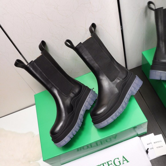 Bo*te*ga ve*ne*ta bv tire chelsea boots with transparent sole