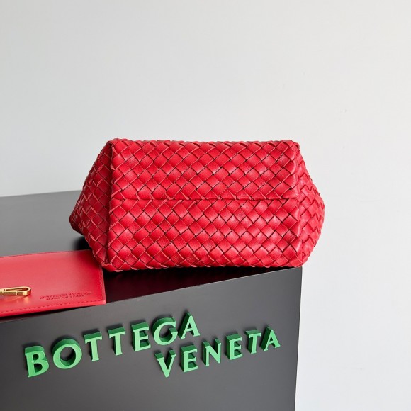 Bo*te*ga ve*ne*ta cabat mini bag in red intrecciato lambskin