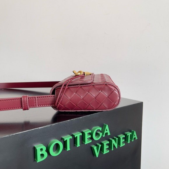 Bo*te*ga ve*ne*ta mini andiamo cross-body bag in barolo intrecciato lambskin