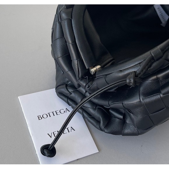 Bo*te*ga ve*ne*ta mini pouch with strap in black intrecciato lambskin