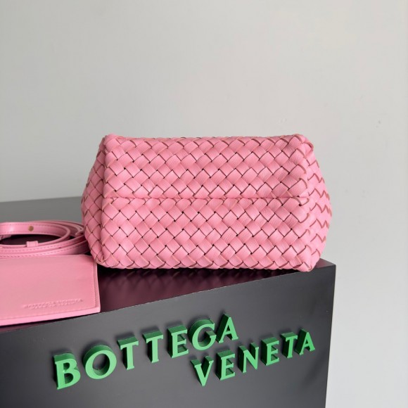 Bo*te*ga ve*ne*ta cabat mini bag in pink intrecciato lambskin