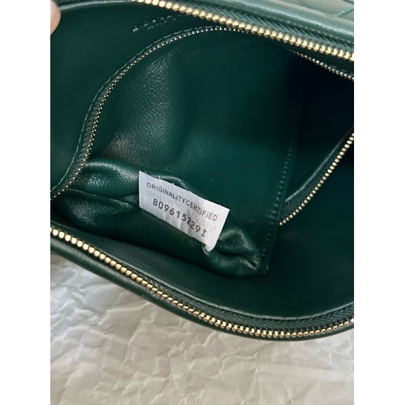 Bo*te*ga ve*ne*ta gemelli medium bag in emerald green intrecciato lambskin