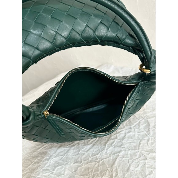 Bo*te*ga ve*ne*ta gemelli medium bag in emerald green intrecciato lambskin