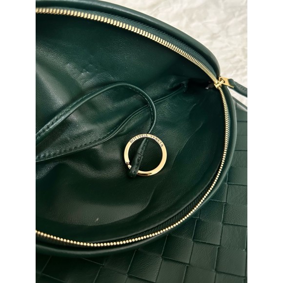 Bo*te*ga ve*ne*ta gemelli medium bag in emerald green intrecciato lambskin