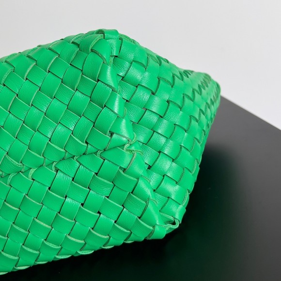 Bo*te*ga ve*ne*ta cabat mini bag in green intrecciato lambskin