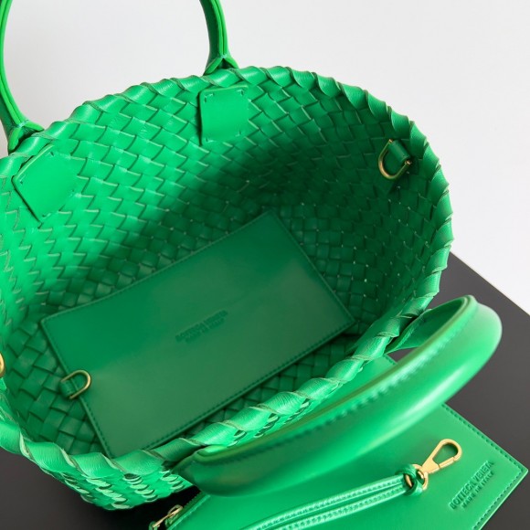 Bo*te*ga ve*ne*ta cabat mini bag in green intrecciato lambskin